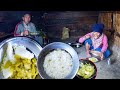 jungle man's wife sooks chayote curry and rice || jungle family cooking @junglefamilycooking