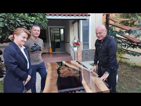 Blendi Fevziu | Artisti qe ben tavolinat me flamurin kombetar