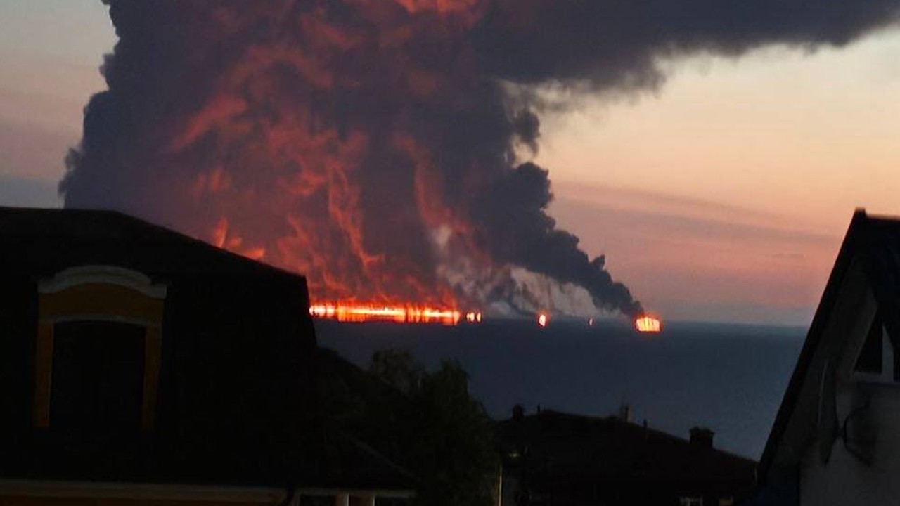 MASSIVE FIRE AT SOCHI: HUGE OIL TANKER ERUPTS INTO A WALL OF FLAMES AFTER DRONE BOAT ATTACK || 2026
