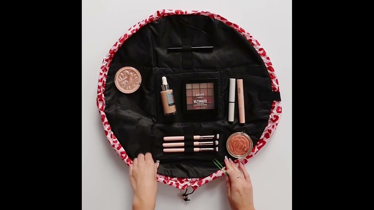 The Flat Lay Co. - Drawstring Makeup Bag in Pink Leopard