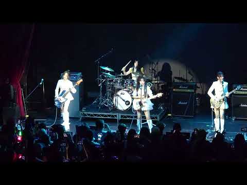 QWER (최애의 아이들) - G9JB - Rockation Tour - Los Angeles 2025 4K