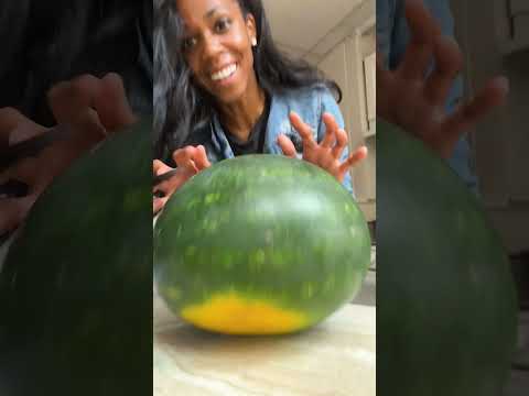 How to Pick a Ripe Watermelon #Shorts