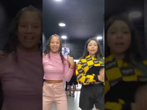 MC GABRIELLA DANCINHA COM A MARAVILHOSA MC NAY 🎵❤️ #shorts #shortsmusic #dancinhas