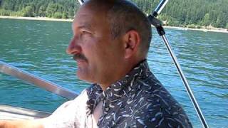 preview picture of video 'Boating with a television actor on Detroit Reservoir, Oregon'