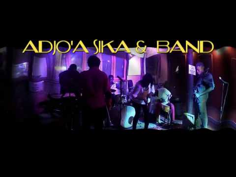 Adjo'a Sika, amazing Togolese singer-songwriter LIVE in Accra - Evaglo (from "Akofa", the album)