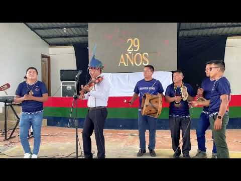 El alcalde de Arajuno, Pastaza -Ecuador, demuestra que la pasión por la música no tiene cargos