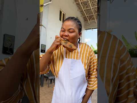 She approached the table thinking it was just another order. But what she saw left her speechless..