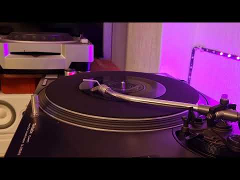 Swinging Blue Jeans - Hippy Hippy Shake - His Masters Voice - 1963 - 7" Record (45 Rpm)