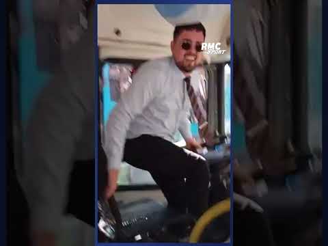 😱 Il STOPPE son bus pour célébrer le troisième but de l'Argentine !