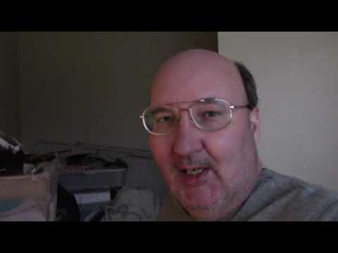 MongoTV_1815 - Spiser En Halv Opvarmet Medisterpølse Med Ris og Brun Sovs