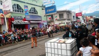 preview picture of video 'Desfile 22 de Octubre 2014 Apatzingán Part: 7 (caballos)'