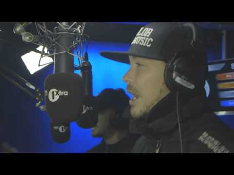 MC Vapour   Move Your Body (LIVE)