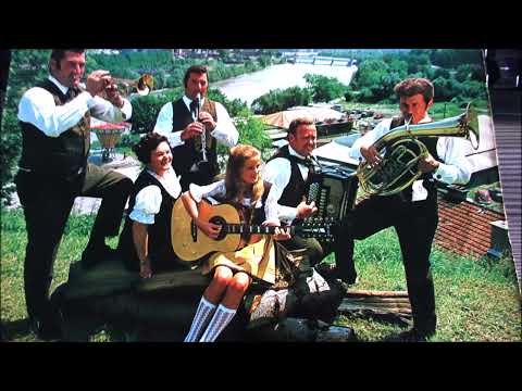 GRUBBAUERN  BAUM   mit  solojodlerin  maria  deubl   frühlingsblumen  walzer