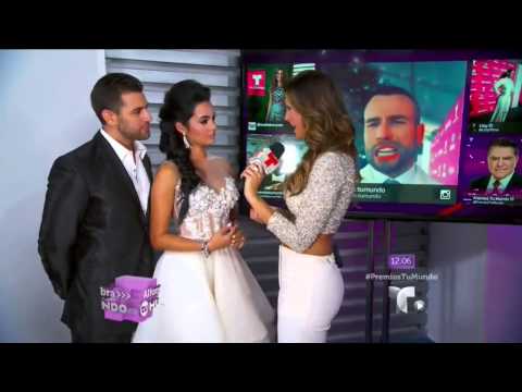 Scarlet Gruber y Christian de la Campa en la alfombra azul de Premios tu Mundo 2015