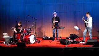 Jim Black's AlasNoAxis trio - Live Genova