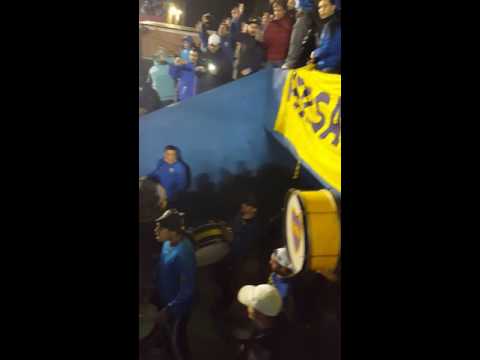 "Entrada de la 12 en el parque central uruguay!!!" Barra: La 12 • Club: Boca Juniors