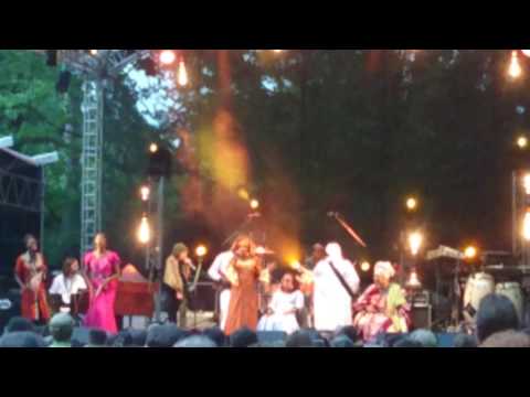 extrait Amazones d'Afrique/Nneka