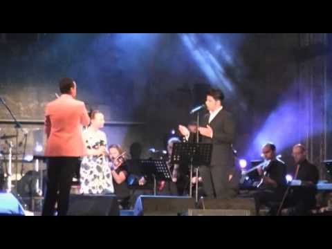 Federica Falzon & Vincenzo Carnì - Con te partirò (live)