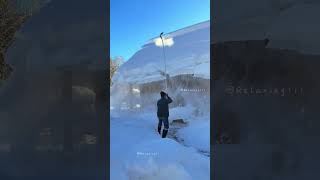 Snow falls from the roof #asmr #snow #funny #odlysatisfying #ice #satisfying #fyp