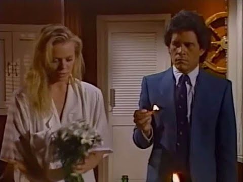 Cruz & Eden 's story - Independent lovers in lack of time together