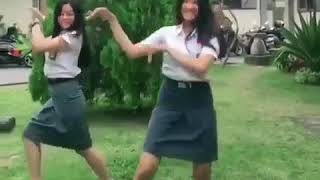 Download lagu Dance cewe SMA (Makan Daging Anjing dengan Sayur Kol) mp3 Download lagu Dance cewe SMA (Makan Daging Anjing dengan Sayur Kol) mp3