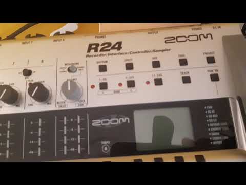 Zoom r24