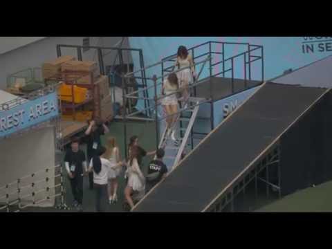 SM Town World Tour 2014 -Girls Generation (SNSD)  Kissing you