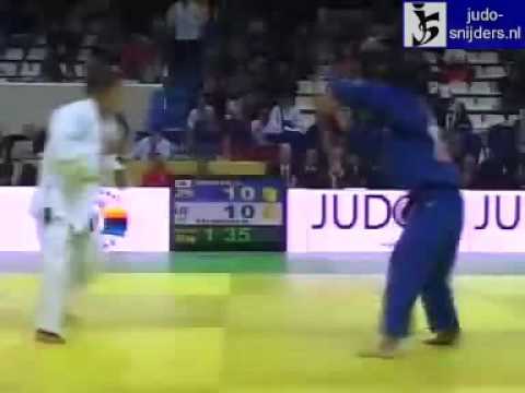 Judo 2009 Paris: Chiho Kagaya (JPN) - Majlinda Kelmendi (IJF) [-52kg].