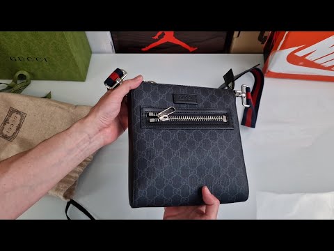 Gucci GG Supreme Black Small Messenger Bag - Check - Gucci Store Hamburg