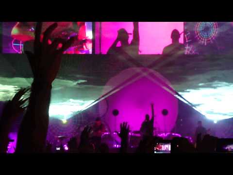 Coldplay @ Optimus Alive 11 - Every teardrop is a waterfall