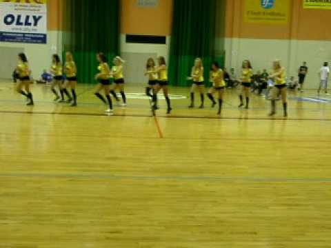 Fitgirl tantsutüdrukud Kesköö kossul- where's your head at & i walk the line