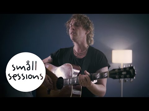 Rhodes - Every Turn (acoustic) | Småll Sessions