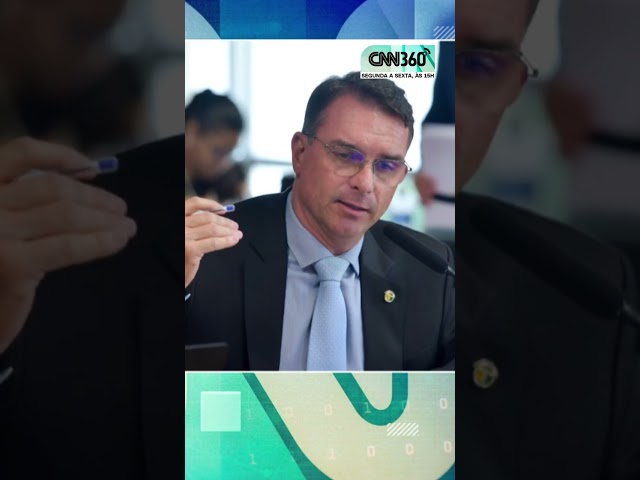 Flávio Bolsonaro confirma negociação com Vorcaro para financiar produção