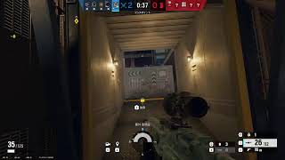 『Tom Clancy's Rainbow Six Siege』です。