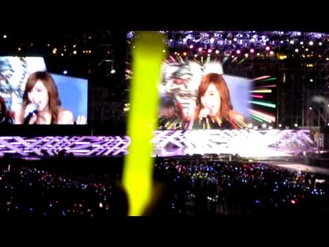 SNSD Jessica f(x) Krystal - California Girls (SM Town Singapore) 231112.MOV