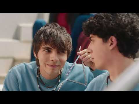 Spot uno smartphone per amico - "Scale"