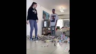 Guy Breaks Up With His Girlfriend On Tik Tok Because She Did This 😩😂