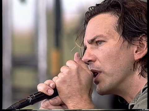Pearl Jam - Nothing As It Seems (Pinkpop 2000)