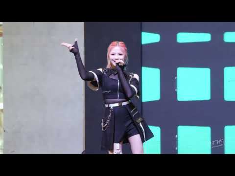 BNK48 Mean - Oogoe Diamond @ BNK48 12th Single Believers Roadshow Concert [Fancam 4K 60p] 221002