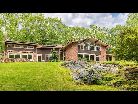 46 Lorena Rd, Winchester MA - Kim Covino - Tel 781-249-3854