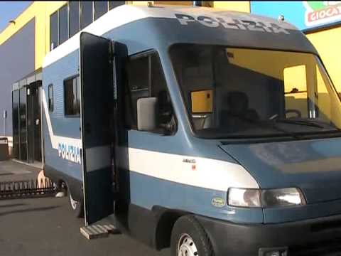 ONDA TG 29.10.2013 - TAPPA SULMONESE DEL CAMPER ANTIVIOLENZA SULLE DONNE DELLA POLIZIA