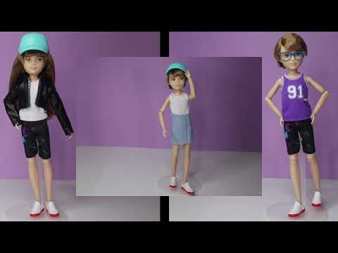 Creatable World Doll (Difference Between) Case Version VS Flip Flop Version