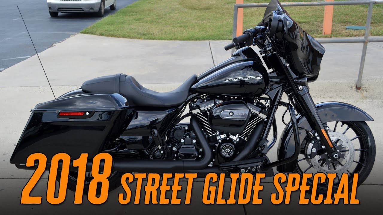 2018 Harley-Davidson® FLHXS - Street Glide Special Vivid Black