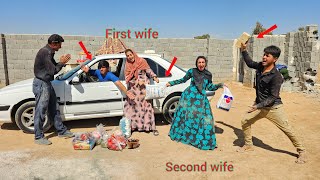 Download lagu A terrifying moment of a husband's rage: the second wife attacked the operator and the first wife. mp3 Download lagu A terrifying moment of a husband's rage: the second wife attacked the operator and the first wife. mp3