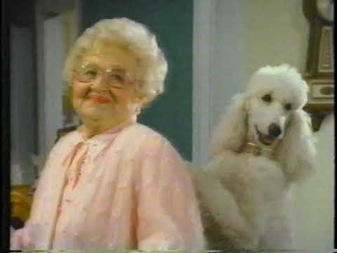 Little Caesar's Pizza - "Conga Line" - Commercial (90's)