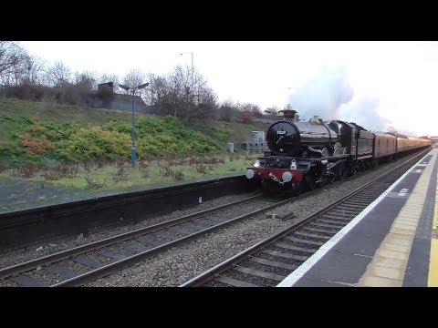 GWR 7029 'Clun Castle' at Small Heath Railway Station with 'The Christmas White Rose'