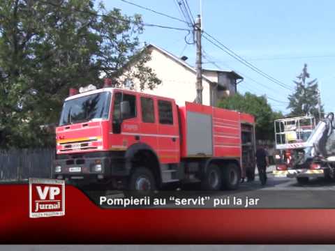 Pompierii au “servit” pui la jar