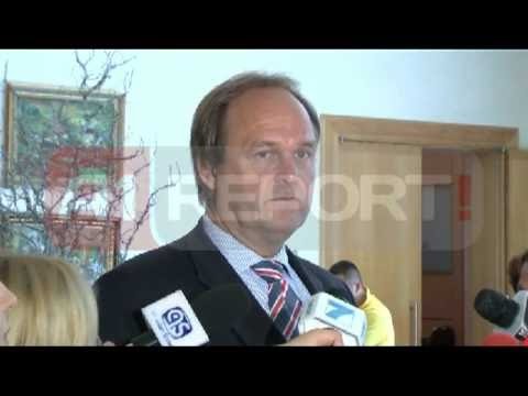 Ambasadori Arvizu në kryeministri takon Berishën