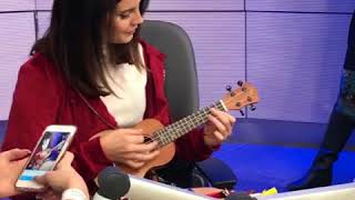 Lana Del Rey playing ukelele and singing a new little tropical song
