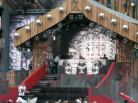 DJ Noise Suppressor V.S  DJ Mad Dog & MC Jeff @ Dominator 2011 - Nirvana Of Noise - 30-07-2011